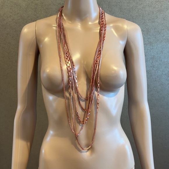 Rose gold colored 5 strand necklace - Picture 4 of 4